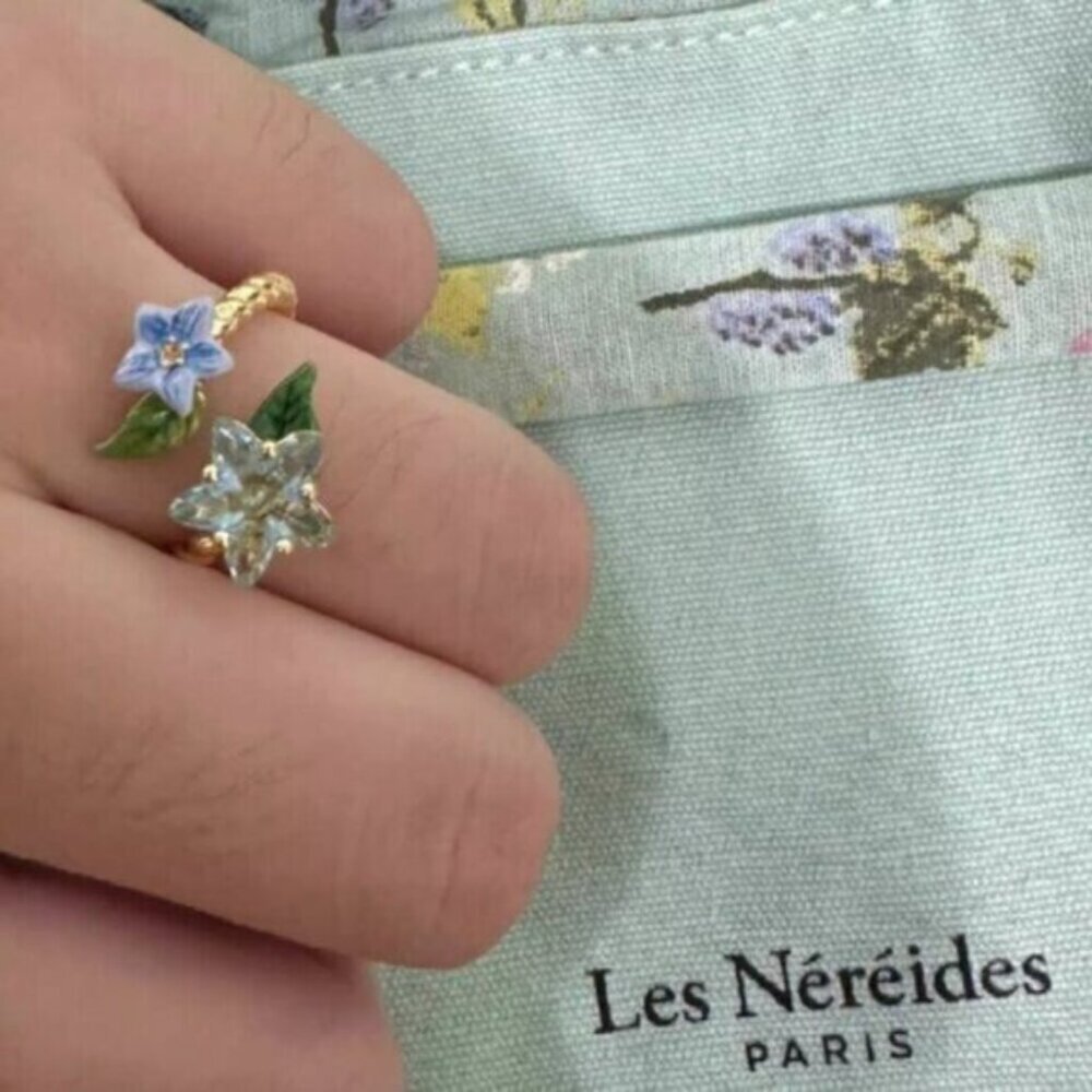LES NEREIDES Faceted star and blue jasmine flower adjustable you and me ring - Picture 2 of 6